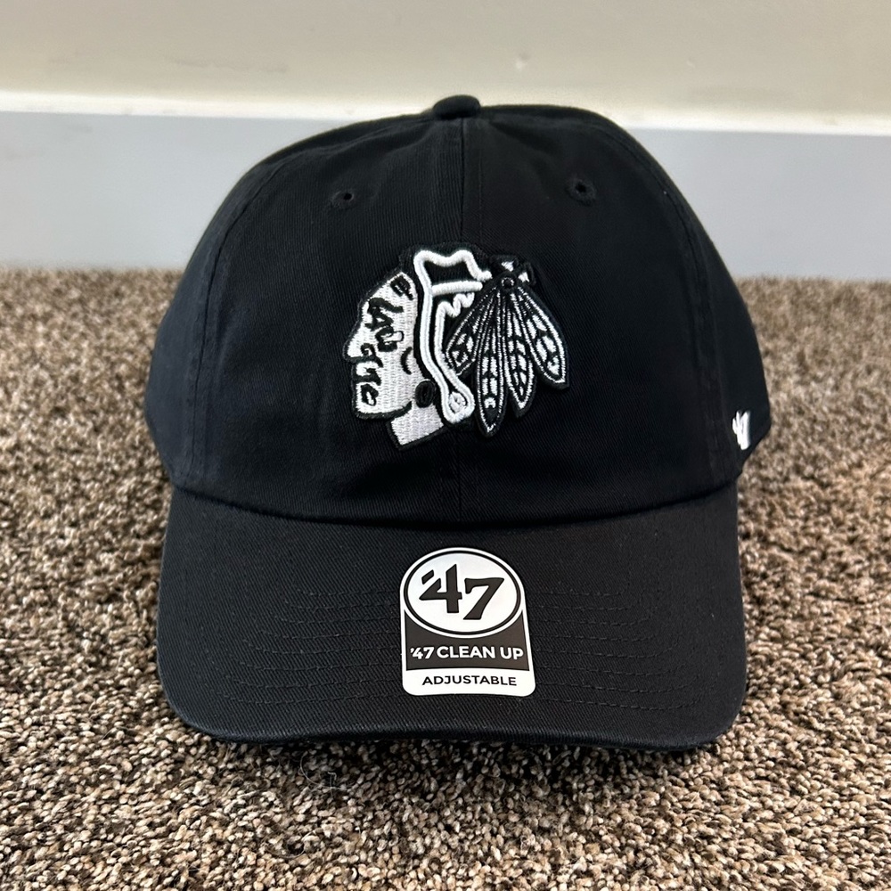 Chicago Blackhawks 47 Brand Clean Up Strapback Hat